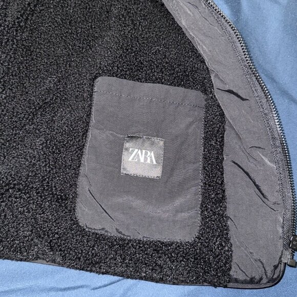 ZARA - Men's Puffer Vest - Picture 5 of 5